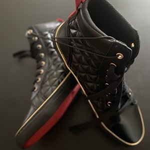 Guess GM Melo Sneakers Men Size 10. New